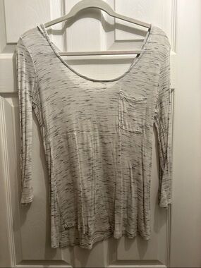 Light Heathered Scoop Neck Pocket Top - Women's